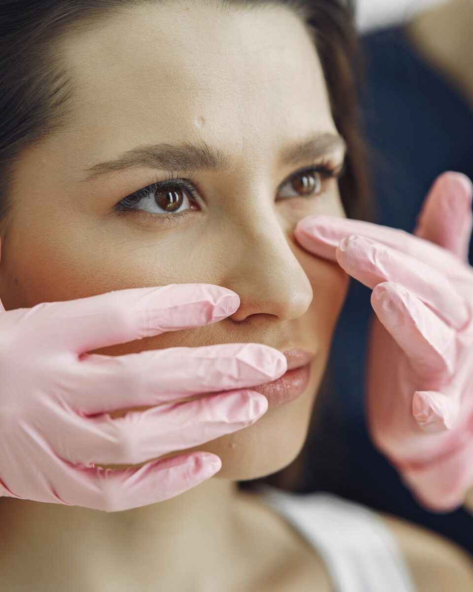 Bili smo na “panelici” o izazovima estetske kirurgije nosa. Evo što (ni)smo saznali