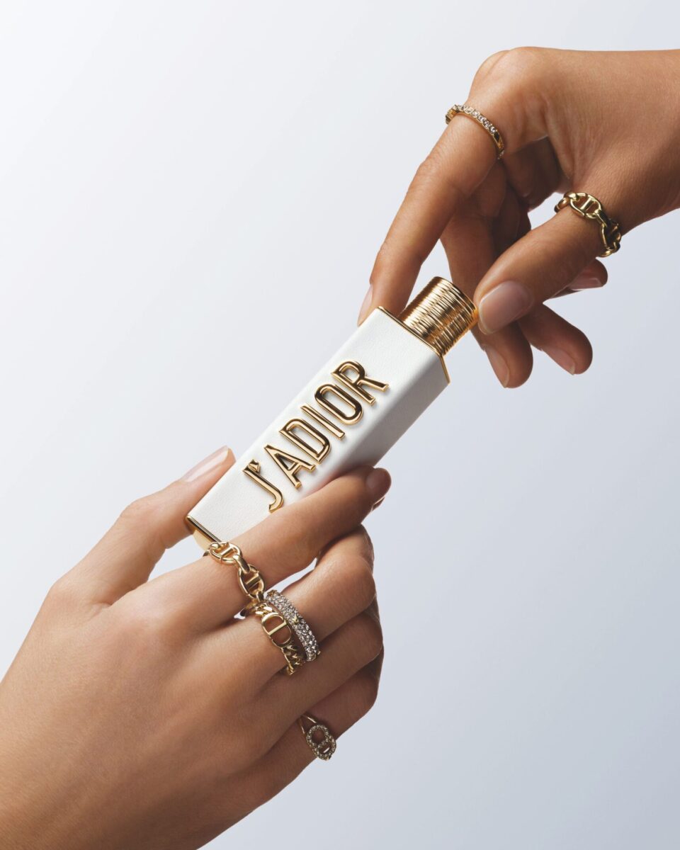 J’ADIOR: Parfem koji nosite kao komad nakita