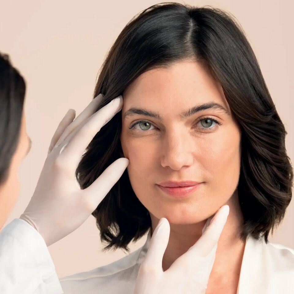 Poznata dermatologinja savjetuje kada započeti s anti-age njegom i koji sastojci stvarno djeluju