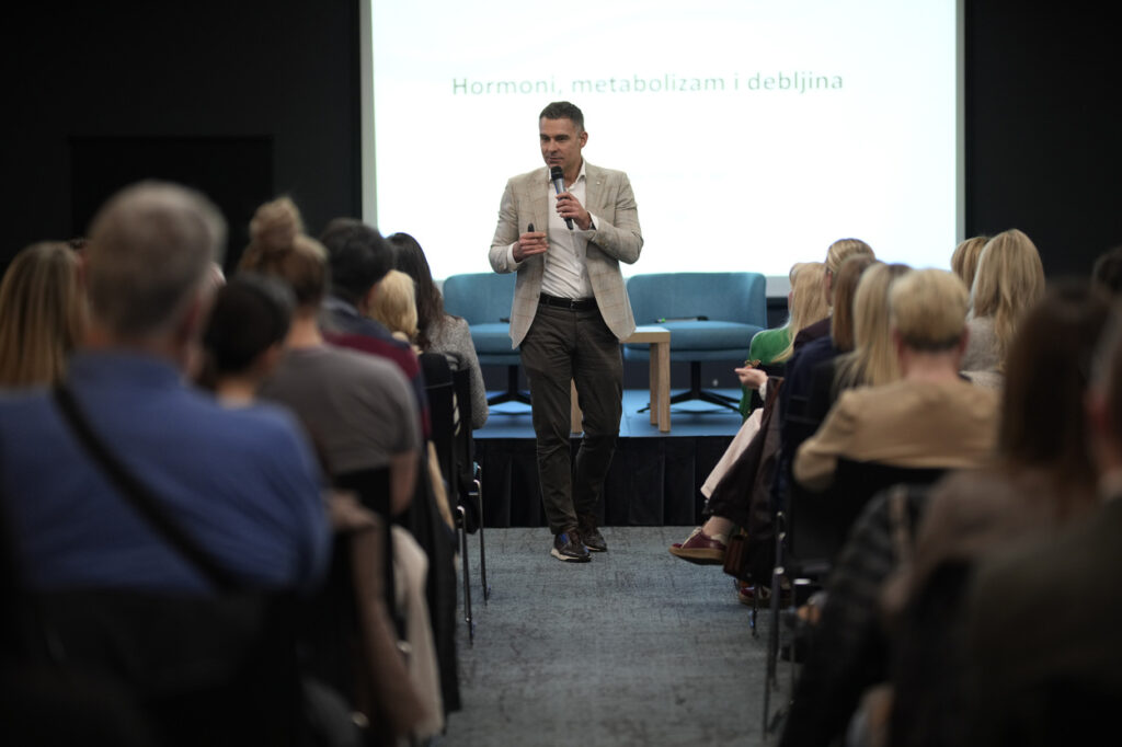dr. sc. Tomislav Božek na predavanju o debljini