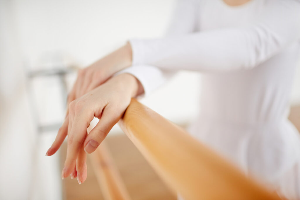 njegovane ruke bez bora i pigmentacijskih mrlja 