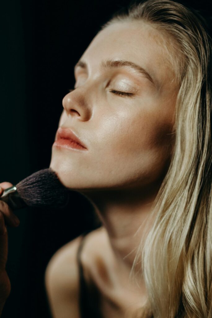 Puder u make - up rutini