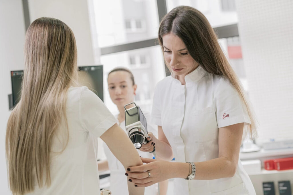 Dermatološki pregled kože za rano otkrivanje melanoma