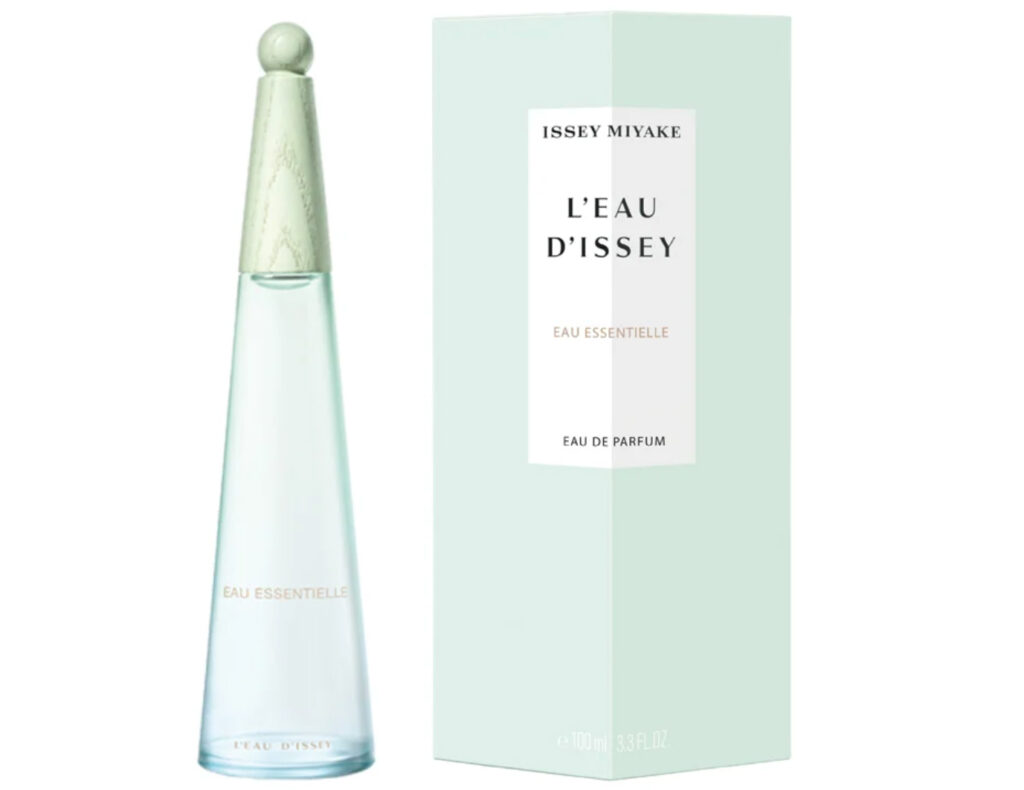 Issey Miyake L’Eau d’Issey Eau Essentielle parfem u elegantnoj prozirnoj bočici uz pastelno zelenu kutiju.