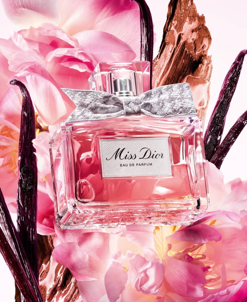 Miss Dior Eau de Parfum u ružičastoj bočici s couture mašnom i houndstooth uzorkom